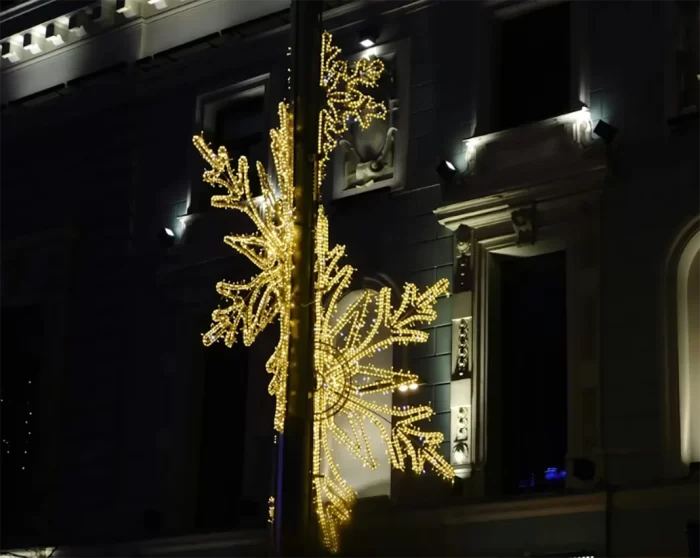 3D street pole christmas light motifs with snowflake design for municipal projects